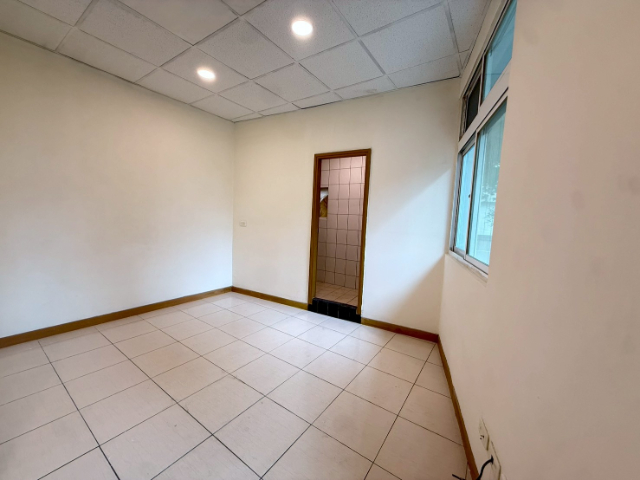 桃園火車站旁透天