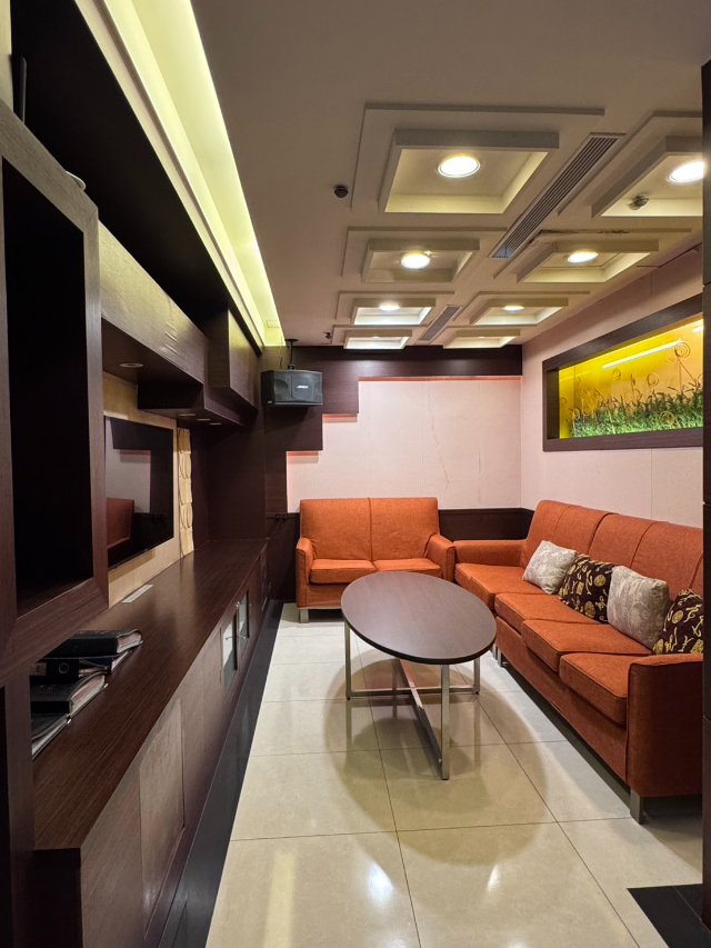 信義國堡大四房車