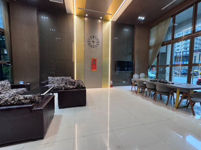 信義國堡大四房車