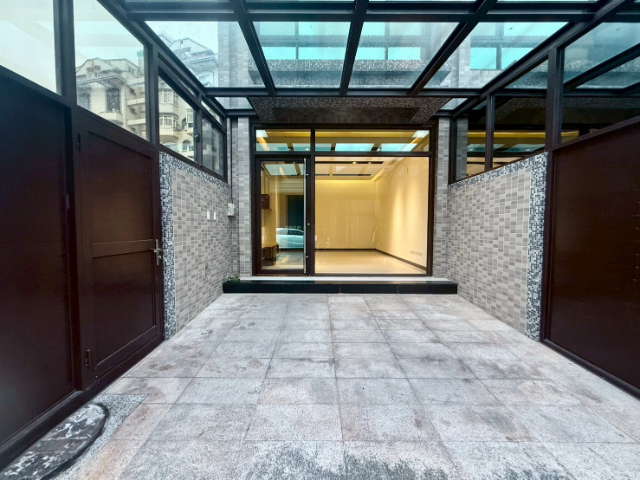 嚮陽邊間一.二樓住店