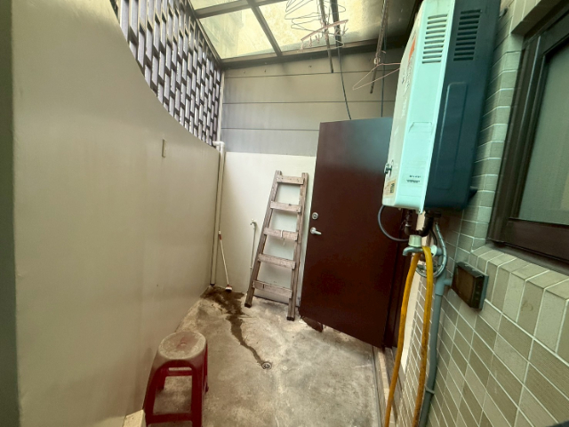 嚮陽邊間一.二樓住店