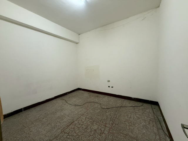 新興街百坪大透天居住使用權（未保存登記）