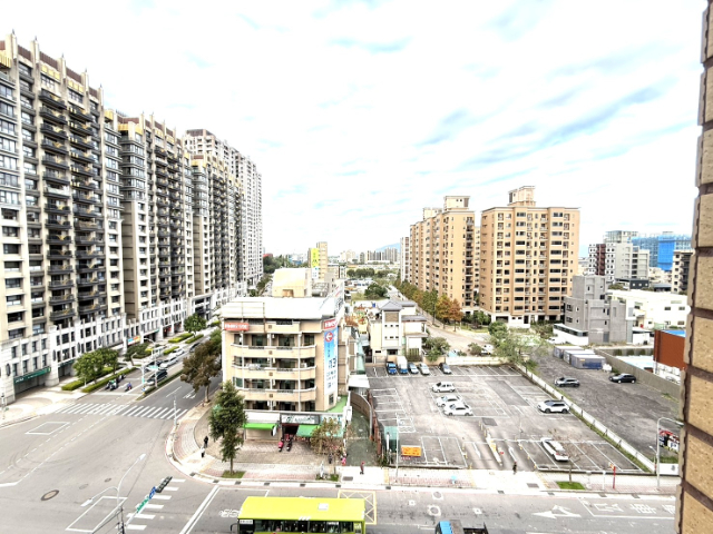 春城麗池景觀3房車