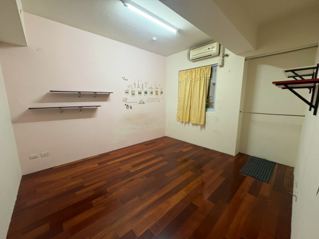 凡爾賽大四房車