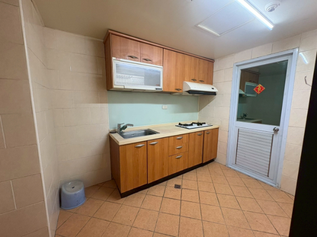 凡爾賽大四房車