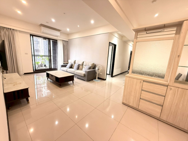 樂捷市精美4房車